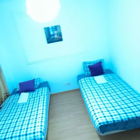 Garden ゲストハウス 2*